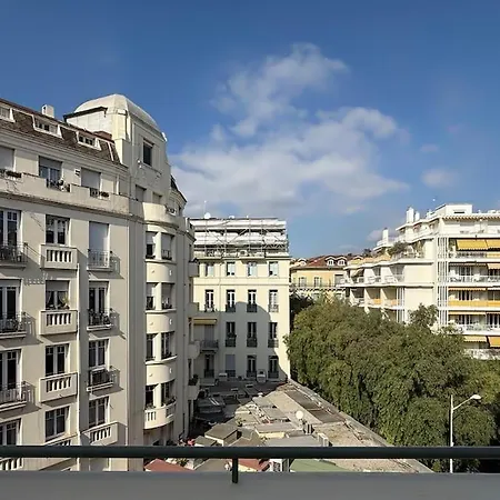 Quiet Three-room Golden Square Terrace * Vanves