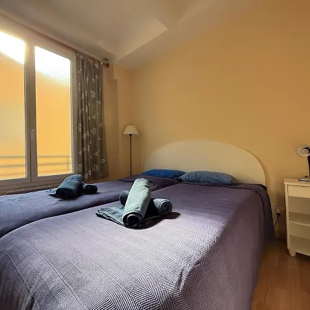 Appartement Quiet Three-room Golden Square Terrace *