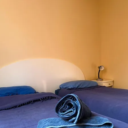 Appartement Quiet Three-room Golden Square Terrace